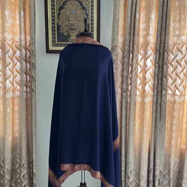 Luxurious pashmina shawl
