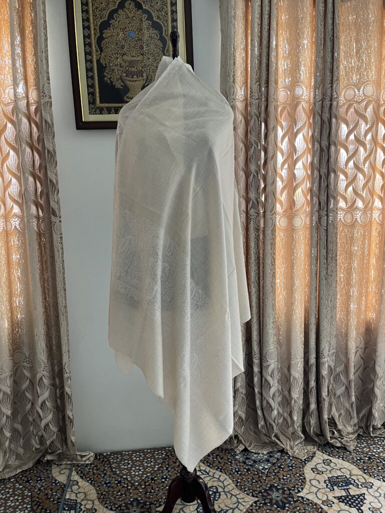 Luxurious pashmina shawl