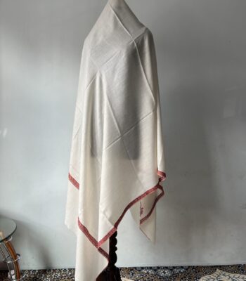 Luxurious pashmina shawl
