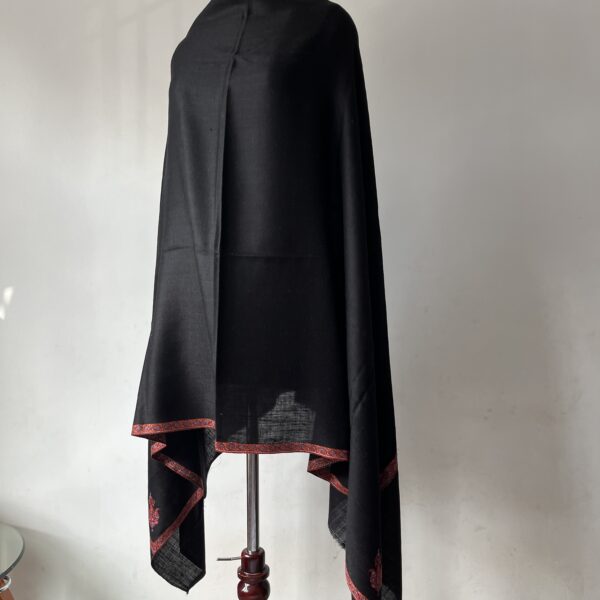 Luxurious pashmina shawl