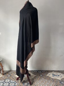 Luxurious pashmina shawl 