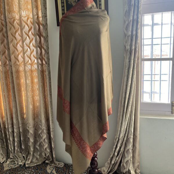 Luxurious pashmina shawl